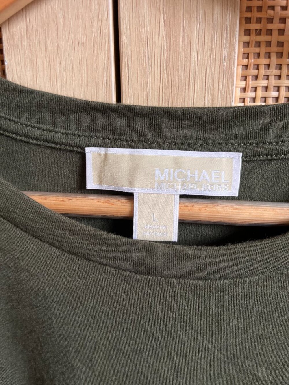 Michel Kors T-Shirt with Bow Sleeve Detail (Large) - Picture 4 of 6